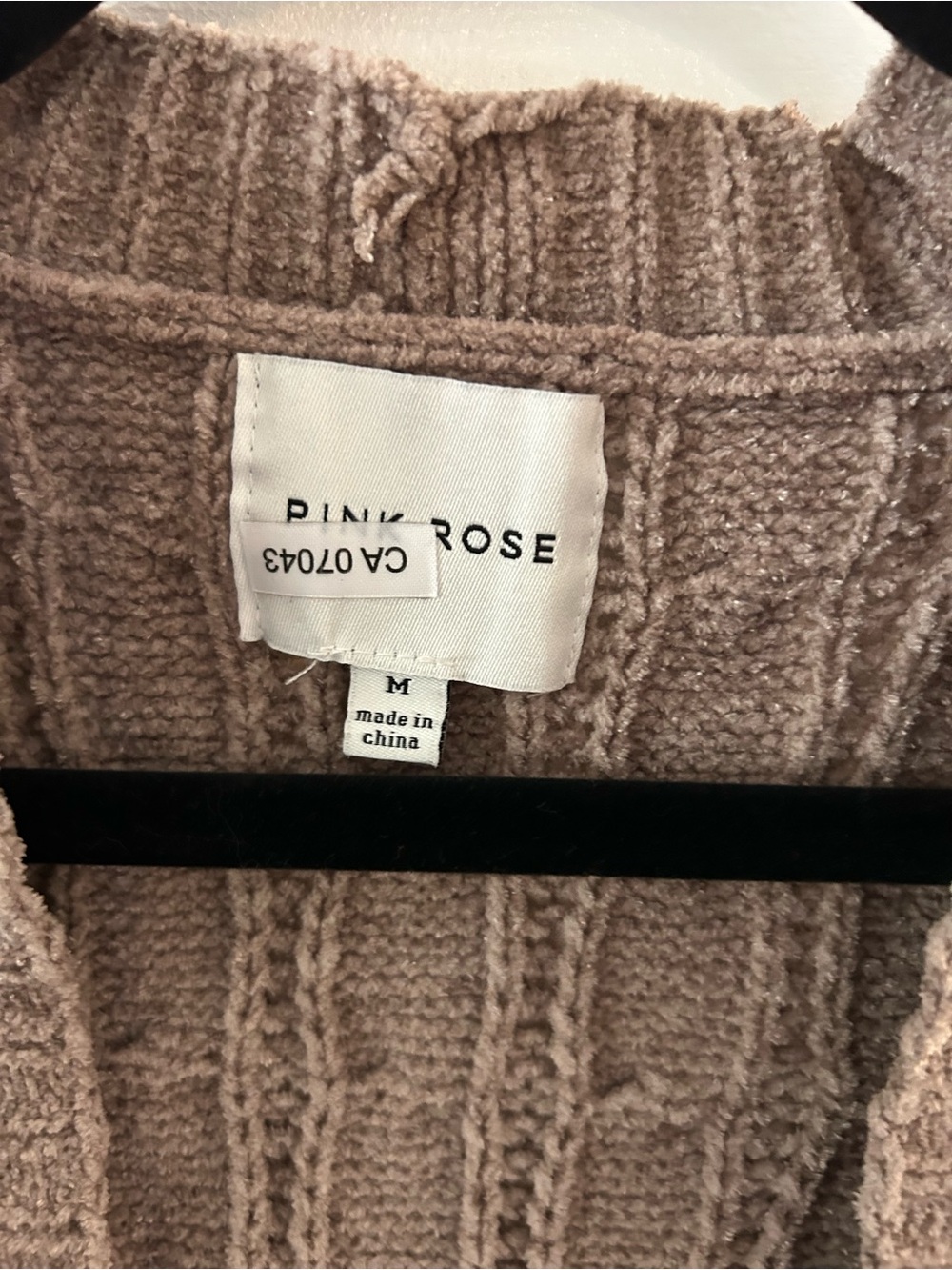 PINK ROSE Medium Cable-Knit Cardigan - Picture 5 of 7